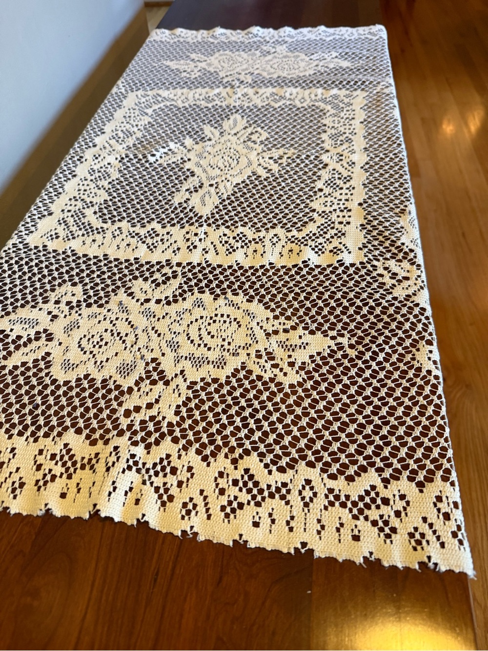 Vintage Quaker Style Ivory Lace Square Accent Tablecloth Rose Pattern - Picture 2 of 8